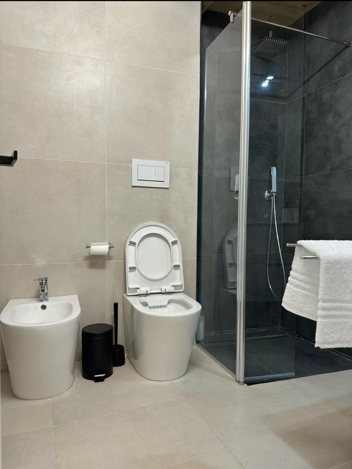 Mosaic Inn Genua Zewnętrze zdjęcie